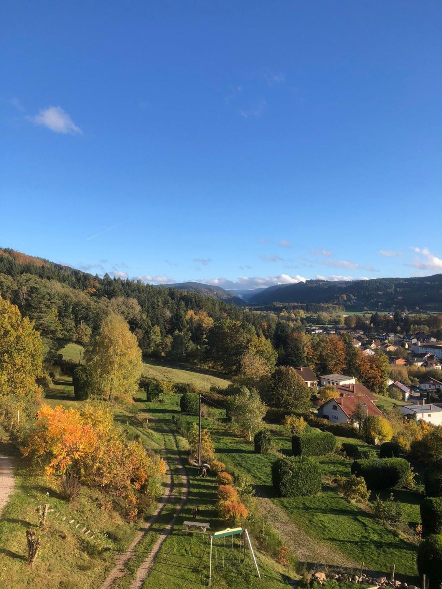 Camping Du Chateau Granges-sur-Vologne Exteriör bild