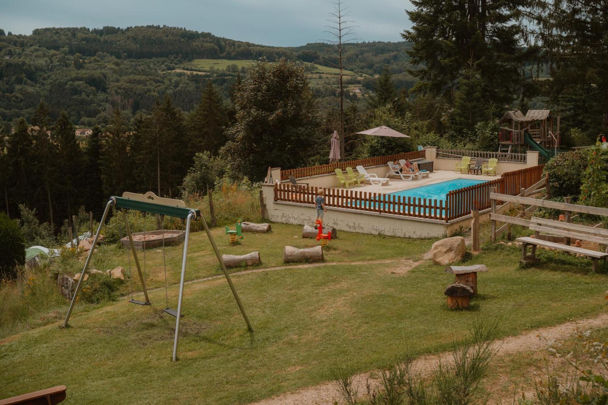 Camping Du Chateau Granges-sur-Vologne Exteriör bild